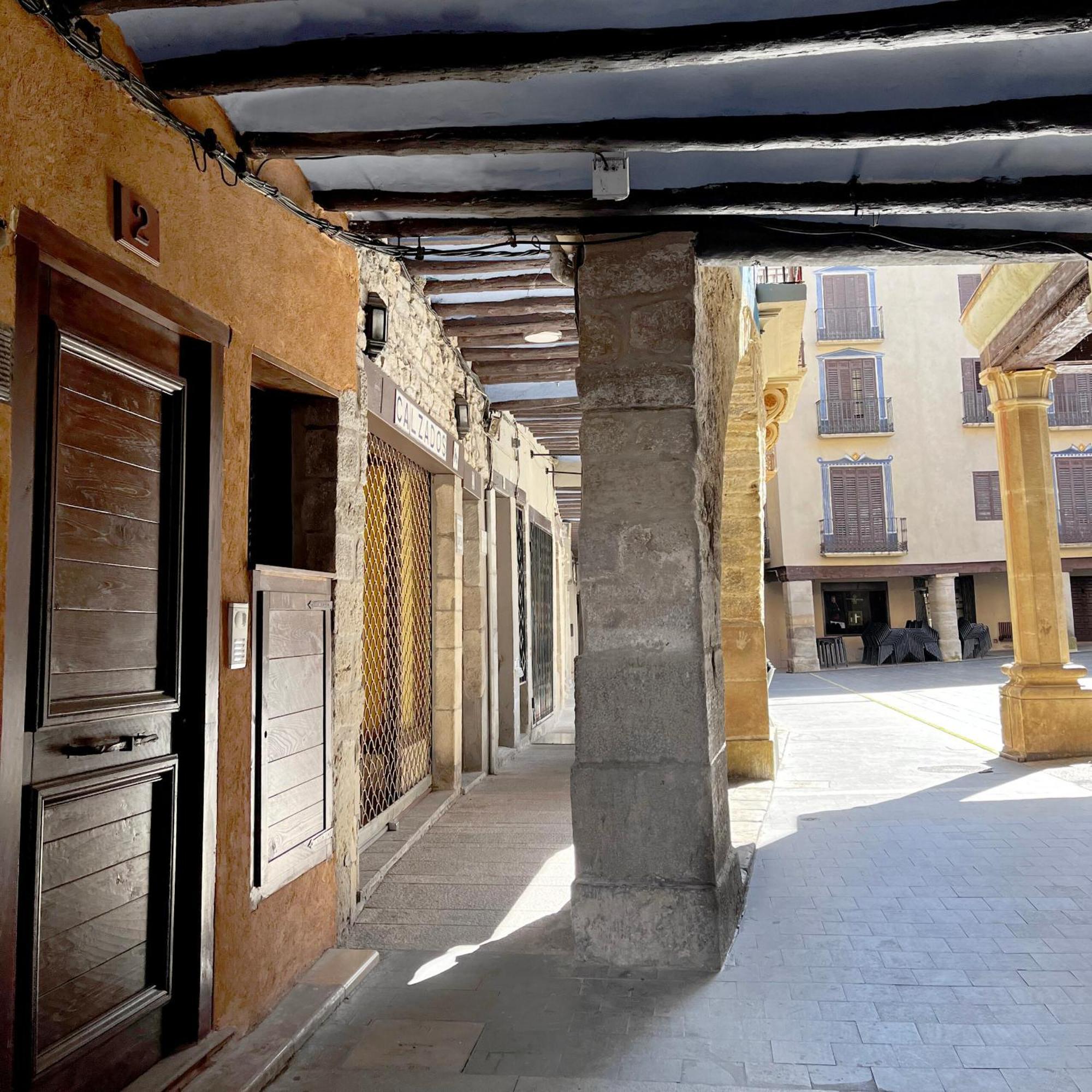 Apartamentos Angelus Plaza Mayor De Graus Buitenkant foto