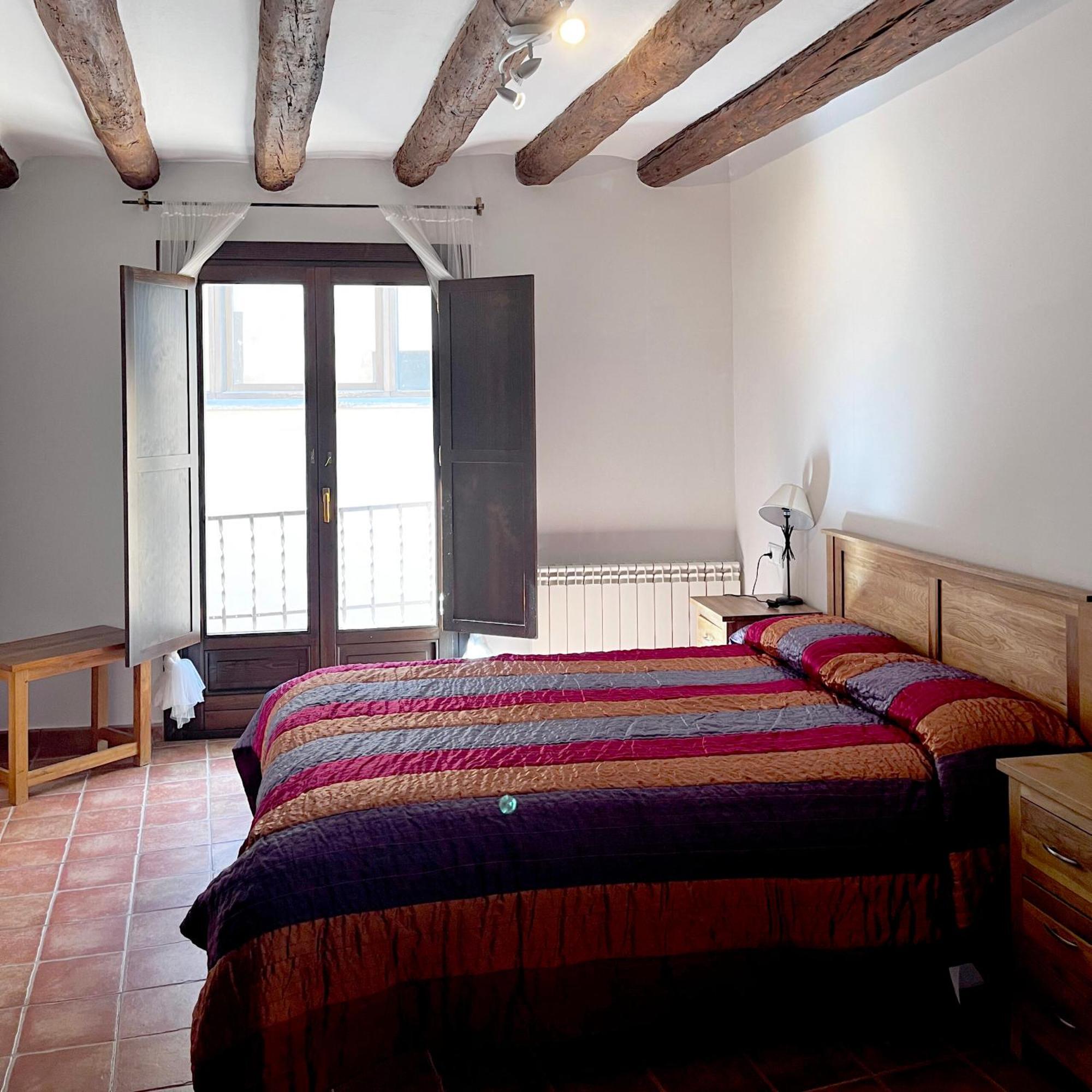 Apartamentos Angelus Plaza Mayor De Graus Buitenkant foto